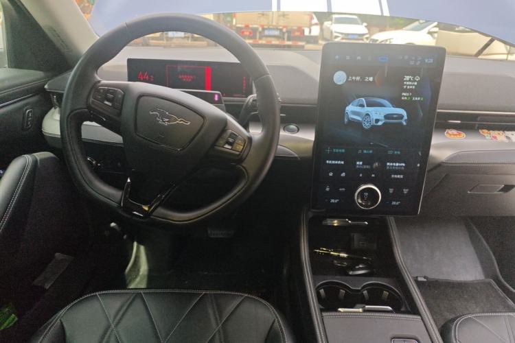 Used Ford Mustang Mach-E 2021 Leap Edition Rear-Drive Version (Standard Range) Center Console