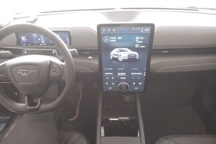 Used Ford Mustang Mach-E 2021 AION Y Plus Rear-Drive Luxury Edition (Long Range) Center Console