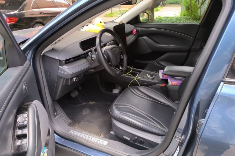 Used Ford Mustang Mach-E 2021 AION Y Plus Rear-Drive Luxury Edition (Long Range) Driver Seat