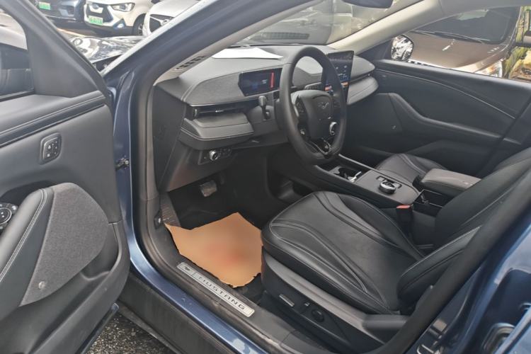 Used Ford Mustang Mach-E 2021 AION Y Plus Rear-Drive Luxury Edition (Long Range) Driver Seat