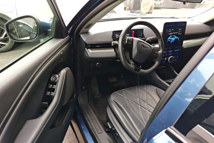 Used Ford Mustang Mach-E 2021 Leap Edition Rear-Drive Version (Standard Range) Driver Seat