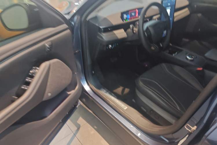 Used Ford Mustang Mach-E 2021 AION Y Plus Rear-Drive Luxury Edition (Long Range) Driver Seat