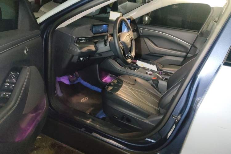 Used Ford Mustang Mach-E 2021 Leap Edition Rear-Drive Version (Standard Range) Driver Seat