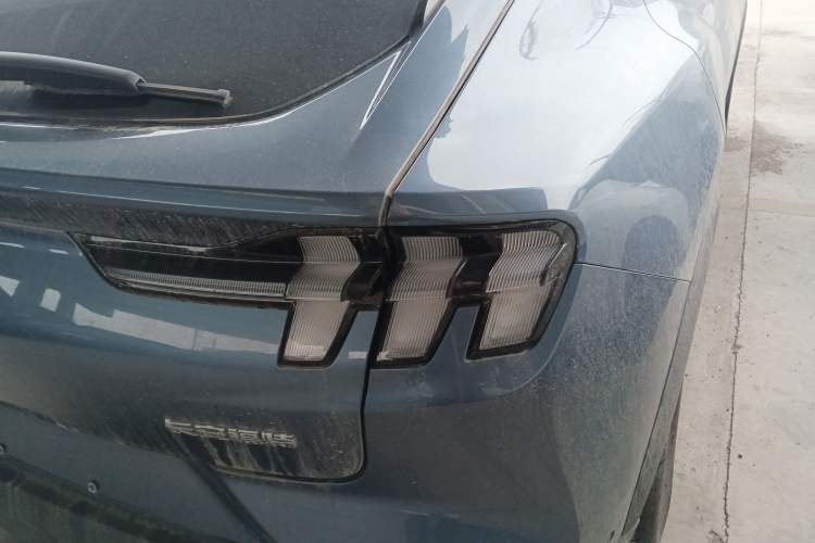 Used Ford Mustang Mach-E 2021 Leap Edition Rear-Drive Version (Standard Range) Exterior 3