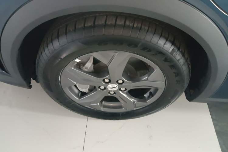 Used Ford Mustang Mach-E 2021 Leap Edition Rear-Drive Version (Standard Range) Exterior 4