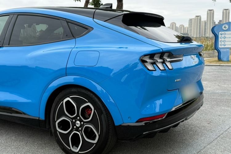 Used Ford Mustang Mach-E 2021 GT Model Exterior 4