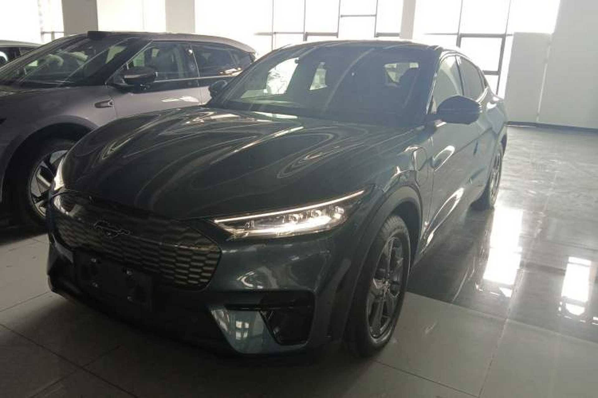 Used Ford Mustang Mach-E 2021 Leap Edition Rear-Drive Version (Standard Range) Front Left 45 Deg
