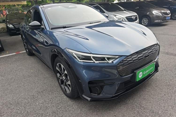 Used Ford Mustang Mach-E 2021 AION Y Plus Rear-Drive Luxury Edition (Long Range) Front Right 45 Deg