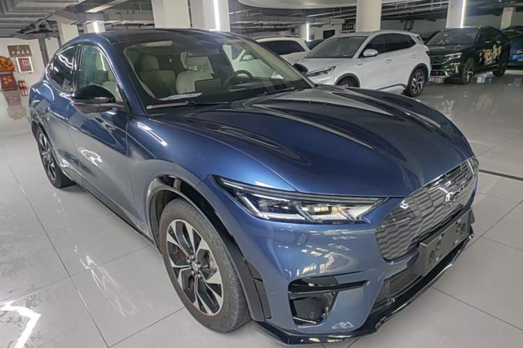 Used Ford Mustang Mach-E 2021 AION Y Plus Rear-Drive Luxury Edition (Long Range) Front Right 45 Deg