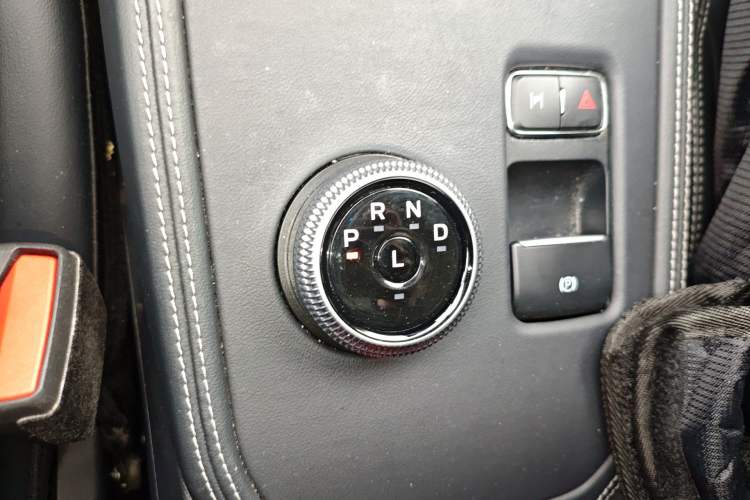 Used Ford Mustang Mach-E 2021 Leap Edition Rear-Drive Version (Standard Range) Gear Lever