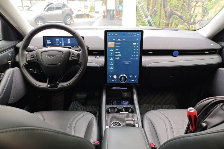 Used Ford Mustang Mach-E 2021 AION Y Plus Rear-Drive Luxury Edition (Long Range) Interior 2