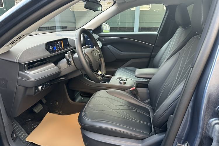 Used Ford Mustang Mach-E 2021 Leap Edition Rear-Drive Version (Standard Range) Interior 3