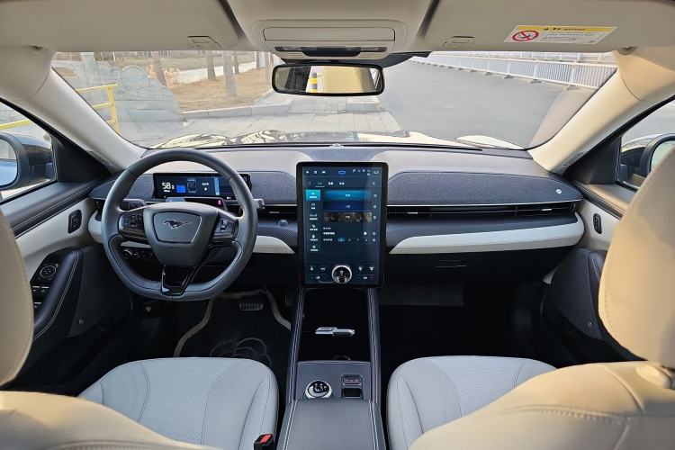 Used Ford Mustang Mach-E 2021 AION Y Plus Rear-Drive Luxury Edition (Long Range) Interior 3