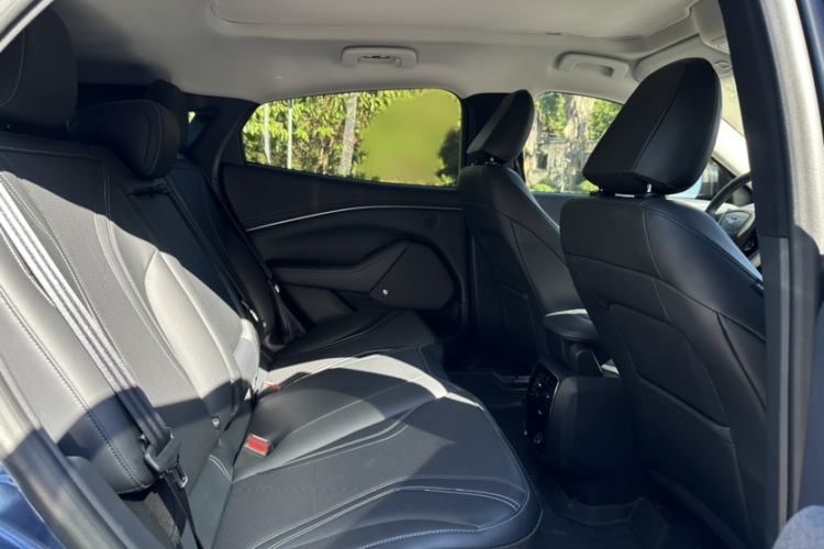 Used Ford Mustang Mach-E 2021 AION Y Plus Rear-Drive Luxury Edition (Long Range) Interior 6