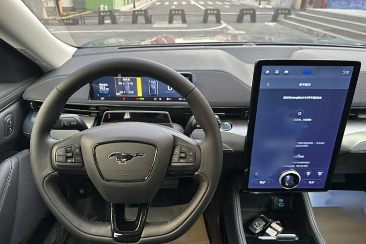 Used Ford Mustang Mach-E 2021 Leap Edition Rear-Drive Version (Standard Range) Interior 9