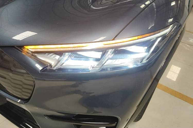 Used Ford Mustang Mach-E 2021 AION Y Plus Rear-Drive Luxury Edition (Long Range) Left Front Headlight