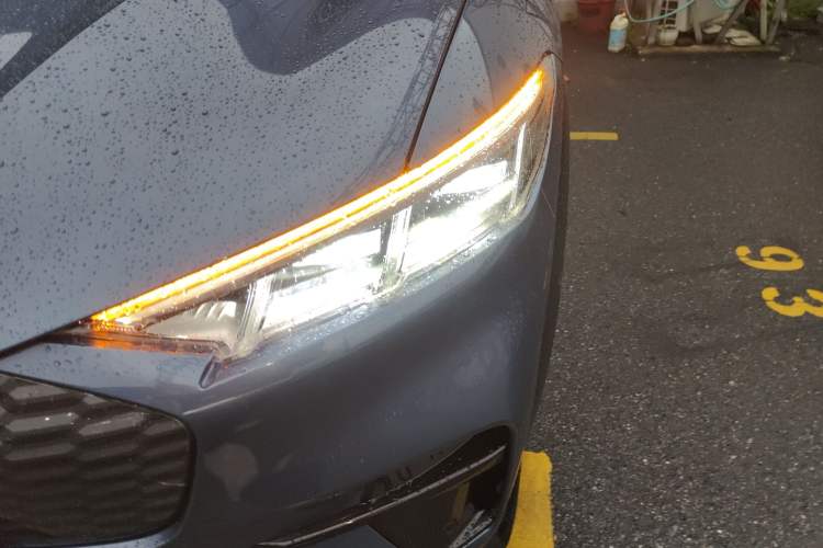 Used Ford Mustang Mach-E 2021 AION Y Plus Rear-Drive Luxury Edition (Long Range) Left Front Headlight
