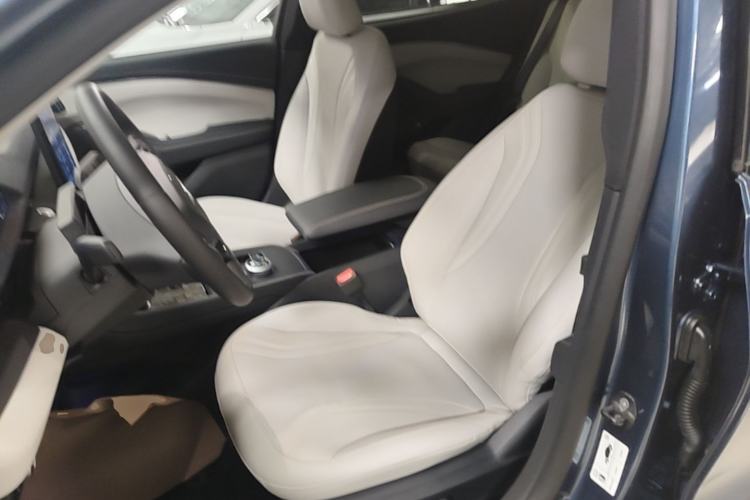 Used Ford Mustang Mach-E 2021 AION Y Plus Rear-Drive Luxury Edition (Long Range) Left Front Seat