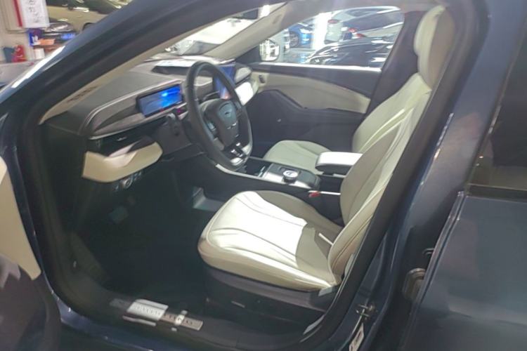 Used Ford Mustang Mach-E 2021 AION Y Plus Rear-Drive Luxury Edition (Long Range) Left Front Seat
