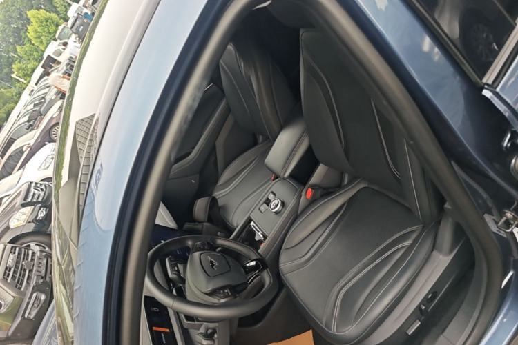 Used Ford Mustang Mach-E 2021 AION Y Plus Rear-Drive Luxury Edition (Long Range) Left Front Seat