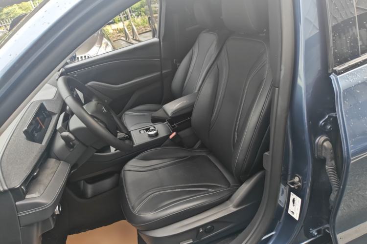 Used Ford Mustang Mach-E 2021 AION Y Plus Rear-Drive Luxury Edition (Long Range) Left Front Seat