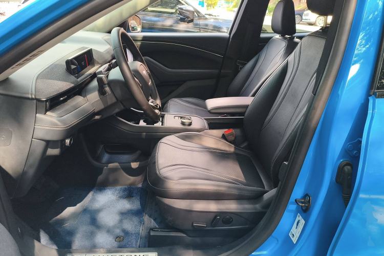 Used Ford Mustang Mach-E 2021 AION Y Plus Rear-Drive Luxury Edition (Long Range) Left Front Seat