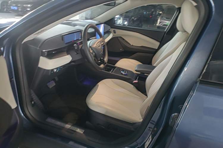 Used Ford Mustang Mach-E 2021 AION Y Plus Rear-Drive Luxury Edition (Long Range) Left Front Seat