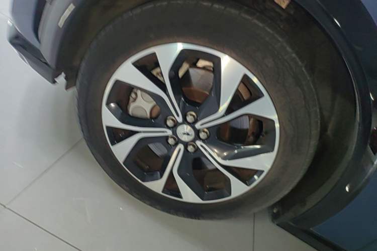 Used Ford Mustang Mach-E 2021 AION Y Plus Rear-Drive Luxury Edition (Long Range) Left Front Wheel Hub