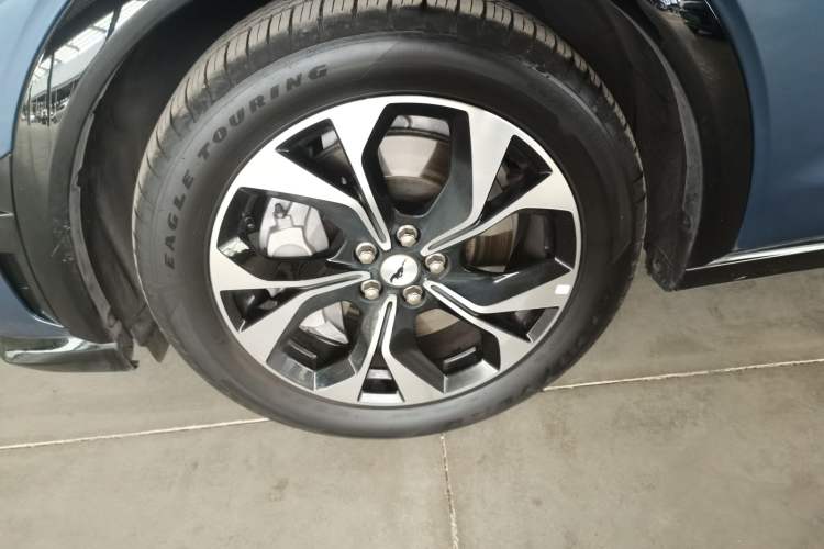 Used Ford Mustang Mach-E 2021 AION Y Plus Rear-Drive Luxury Edition (Long Range) Left Front Wheel Hub
