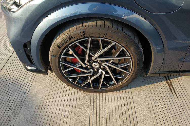 Used Ford Mustang Mach-E 2021 GT Model Left Front Wheel Hub