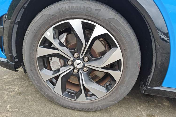 Used Ford Mustang Mach-E 2021 AION Y Plus Rear-Drive Luxury Edition (Long Range) Left Front Wheel Hub
