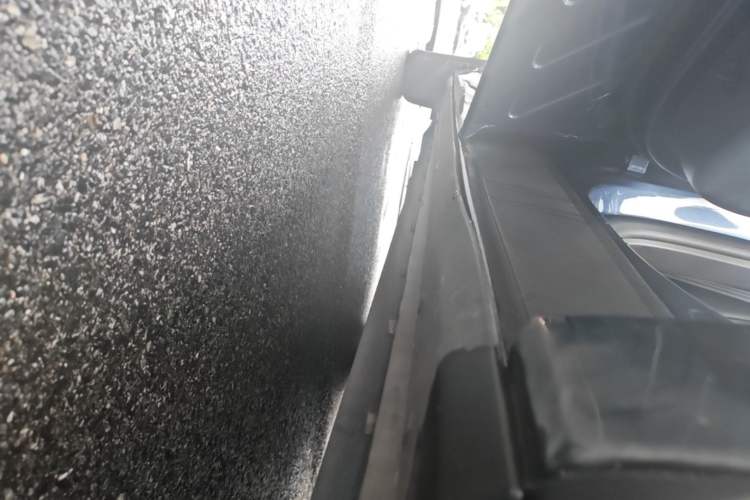 Used Ford Mustang Mach-E 2021 AION Y Plus Rear-Drive Luxury Edition (Long Range) Left Side Sill