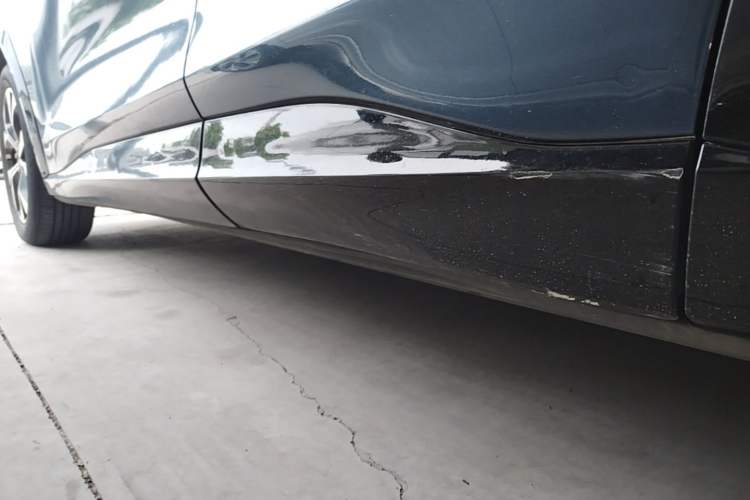 Used Ford Mustang Mach-E 2021 AION Y Plus Rear-Drive Luxury Edition (Long Range) Left Side Sill