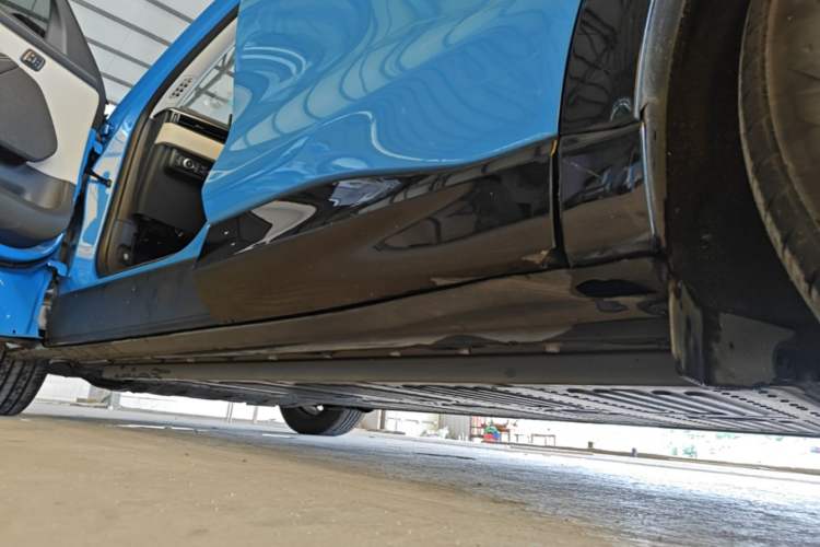 Used Ford Mustang Mach-E 2021 AION Y Plus Rear-Drive Luxury Edition (Long Range) Left Side Sill