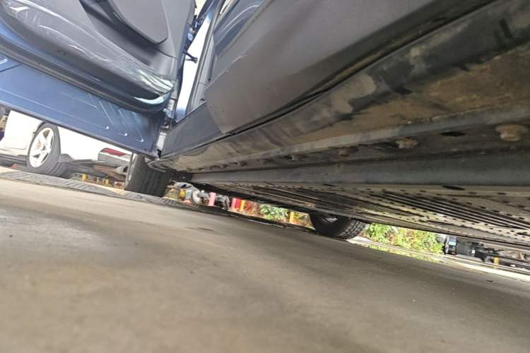 Used Ford Mustang Mach-E 2021 Leap Edition Rear-Drive Version (Standard Range) Left Side Sill
