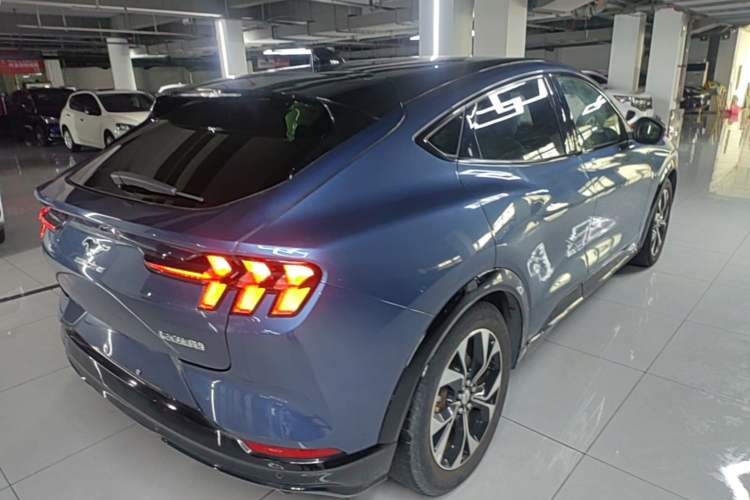 Used Ford Mustang Mach-E 2021 AION Y Plus Rear-Drive Luxury Edition (Long Range) Rear Right 45 Deg