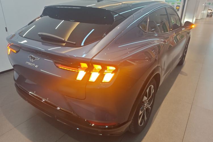 Used Ford Mustang Mach-E 2021 AION Y Plus Rear-Drive Luxury Edition (Long Range) Rear Right 45 Deg
