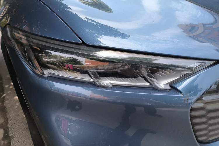 Used Ford Mustang Mach-E 2021 AION Y Plus Rear-Drive Luxury Edition (Long Range) Right Front Headlight