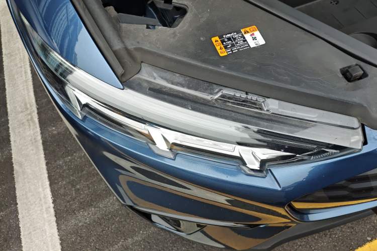 Used Ford Mustang Mach-E 2021 Leap Edition Rear-Drive Version (Standard Range) Right Front Headlight