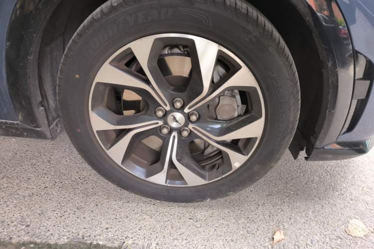 Used Ford Mustang Mach-E 2021 AION Y Plus Rear-Drive Luxury Edition (Long Range) Right Front Wheel Hub