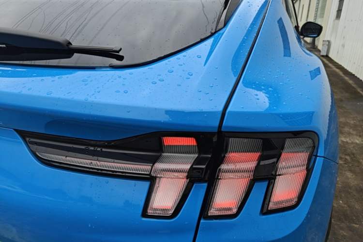 Used Ford Mustang Mach-E 2021 AION Y Plus Rear-Drive Luxury Edition (Long Range) Right Rear Taillight