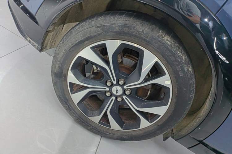 Used Ford Mustang Mach-E 2021 AION Y Plus Rear-Drive Luxury Edition (Long Range) Right Rear Wheel Hub