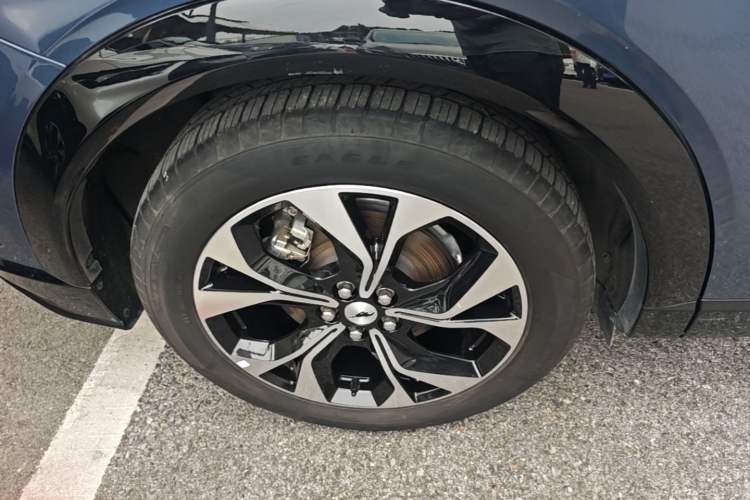 Used Ford Mustang Mach-E 2021 AION Y Plus Rear-Drive Luxury Edition (Long Range) Right Rear Wheel Hub