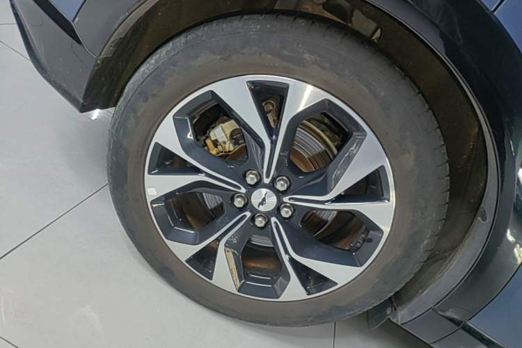 Used Ford Mustang Mach-E 2021 AION Y Plus Rear-Drive Luxury Edition (Long Range) Right Rear Wheel Hub