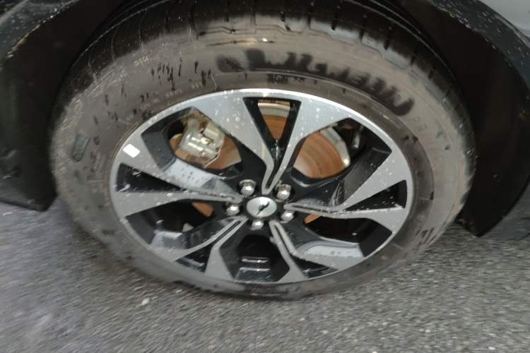Used Ford Mustang Mach-E 2021 AION Y Plus Rear-Drive Luxury Edition (Long Range) Right Rear Wheel Hub
