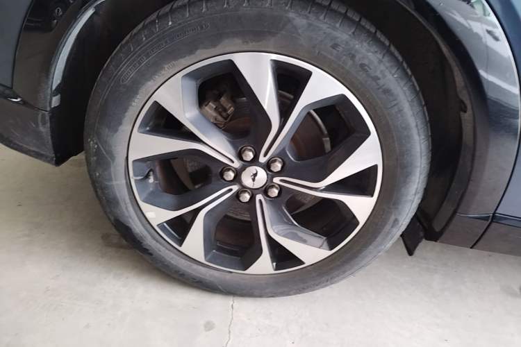 Used Ford Mustang Mach-E 2021 AION Y Plus Rear-Drive Luxury Edition (Long Range) Right Rear Wheel Hub