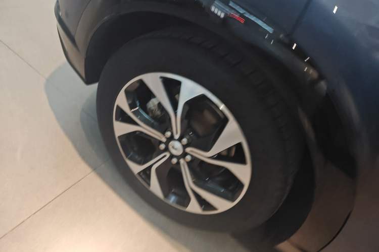 Used Ford Mustang Mach-E 2021 AION Y Plus Rear-Drive Luxury Edition (Long Range) Right Rear Wheel Hub