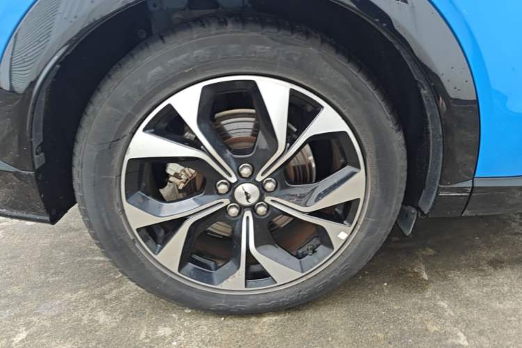 Used Ford Mustang Mach-E 2021 AION Y Plus Rear-Drive Luxury Edition (Long Range) Right Rear Wheel Hub