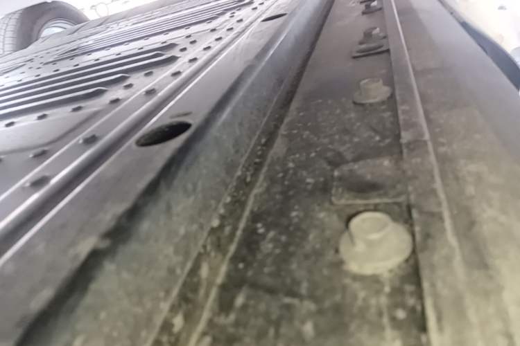 Used Ford Mustang Mach-E 2021 Leap Edition Rear-Drive Version (Standard Range) Right Side Sill