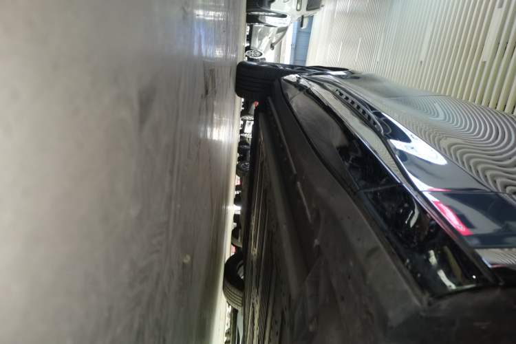 Used Ford Mustang Mach-E 2021 AION Y Plus Rear-Drive Luxury Edition (Long Range) Right Side Sill